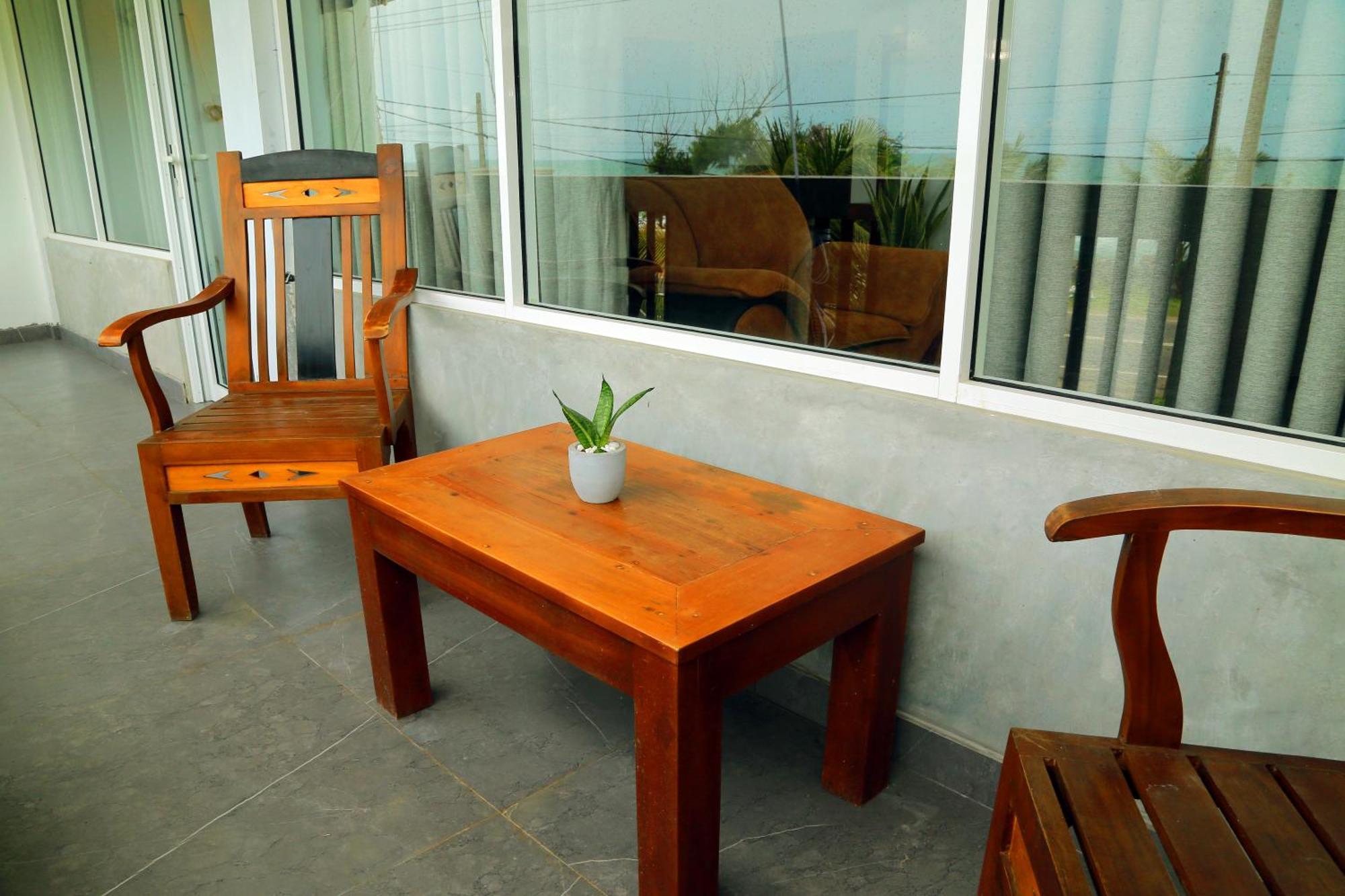 Hotel Cocos Midigama East Exterior foto